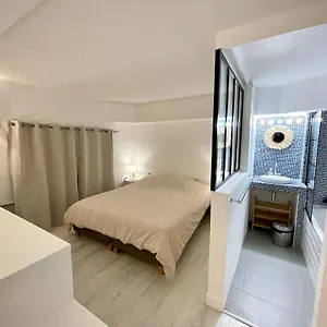 Appartement Duplex Canal St Martin, Paris